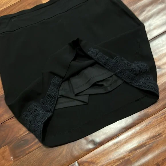 Christopher & Banks black skort size 8 - Picture 5 of 5